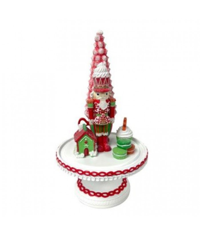 SPRINKLES CHRISTMAS SCENE ON PEDESTAL