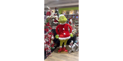 THE GRINCH LIFE-SIZE ANIMATED CHARACTER With The Sign
